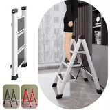 Dreistufige Klapptrittleiter, stabil, bis 250 kg belastbar. 3 Farben lieferbar.