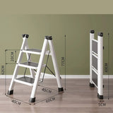 Dreistufige Klapptrittleiter, stabil, bis 250 kg belastbar. 3 Farben lieferbar.