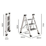 Dreistufige Klapptrittleiter, stabil, bis 250 kg belastbar. 3 Farben lieferbar.